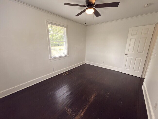 Building Photo - Updated 3BR Home Near USC + Solar Savings
