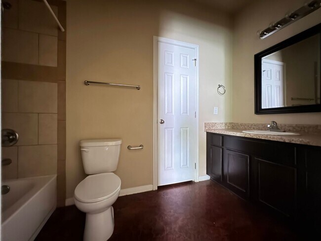 Building Photo - 4305 Cambridge Dr