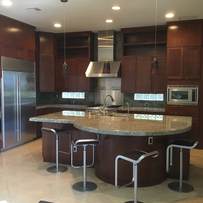 Building Photo - LUXURY LIVING W/ LAS VEGAS STRIP VIEWS!!