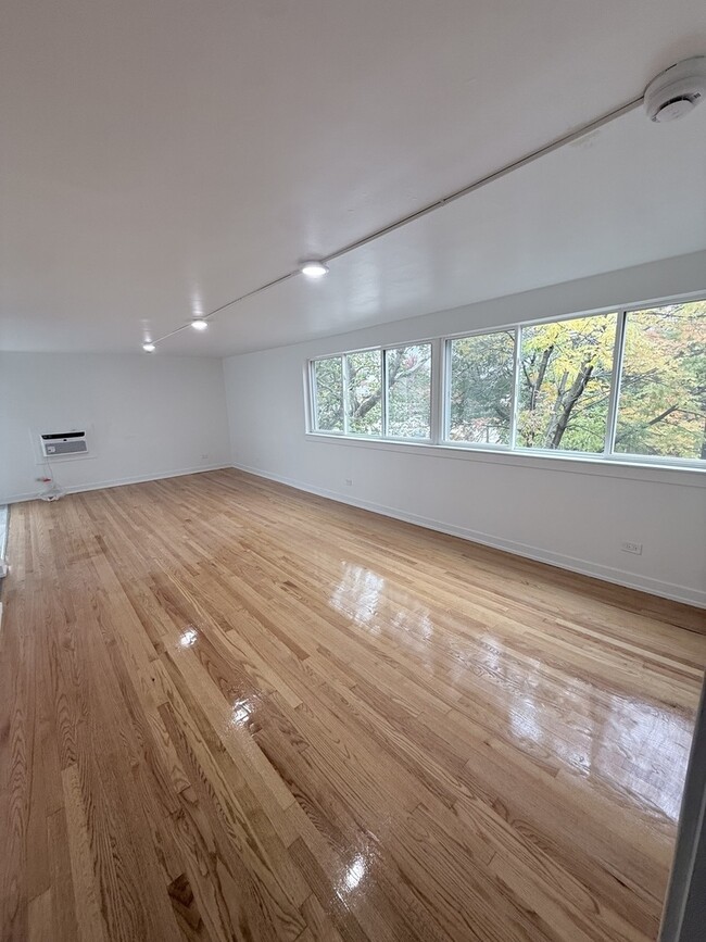 Building Photo - 4656 W 87th St