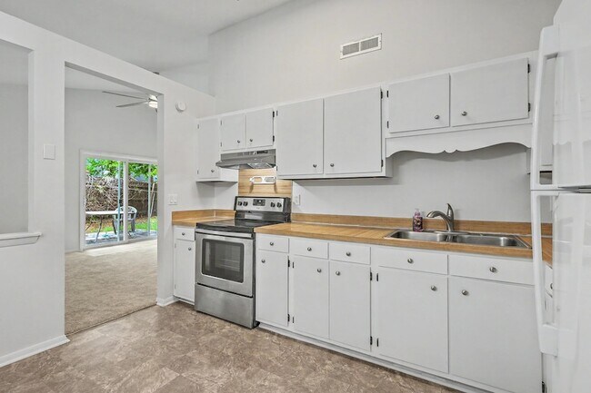 Building Photo - 104 Tweed Ct