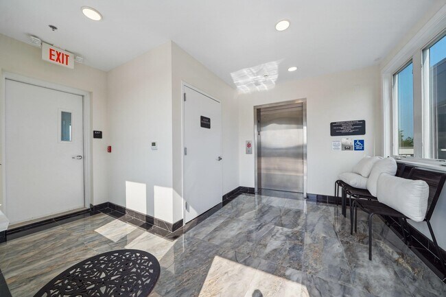 Building Photo - 139 Sherman Pl