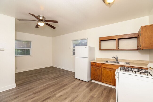 Building Photo - 2107MONTGOMERYDRIVE (L)