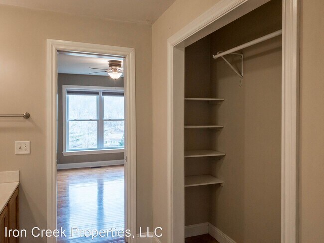 Building Photo - 3 br, 2.5 bath House - 15 Iris Hill Drive