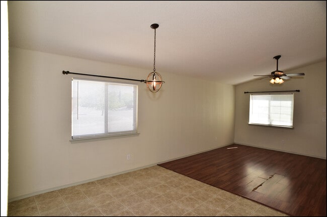 Building Photo - 14325 Island Point Dr