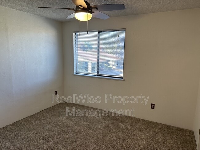 Building Photo - 1105 Excalibur Dr