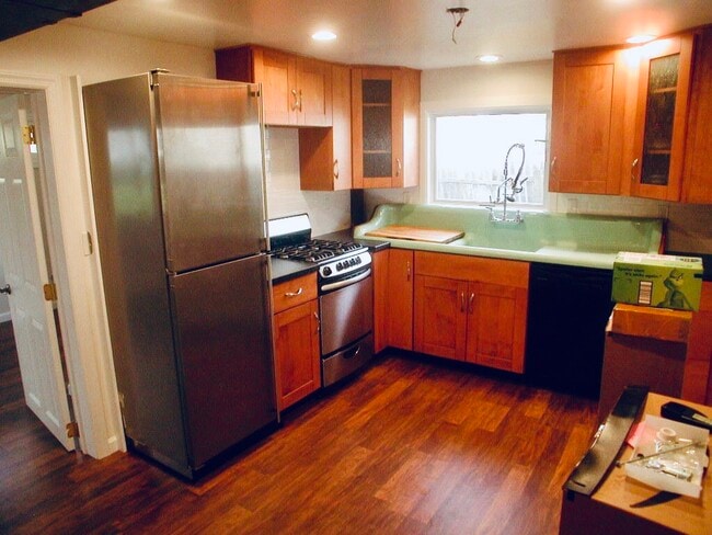 Modern high end kitchen with large farmhouse sink - 23 Fairlawn Ave