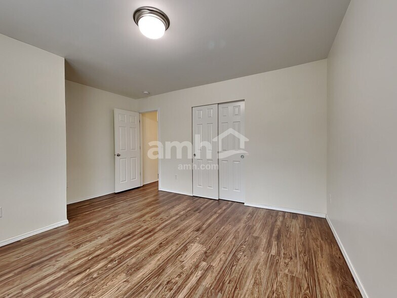 Building Photo - 18012 73rd Ave E