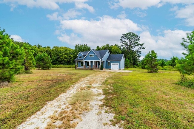 Building Photo - 3 Bedroom, 2 Bath Home on 6 Private Acres – $1,950/Month