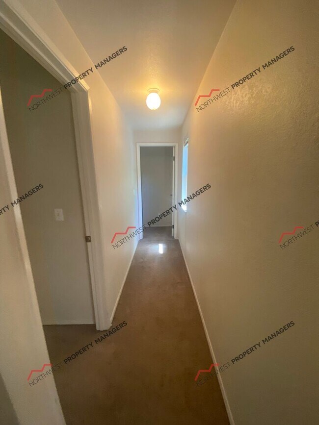 Building Photo - R277F