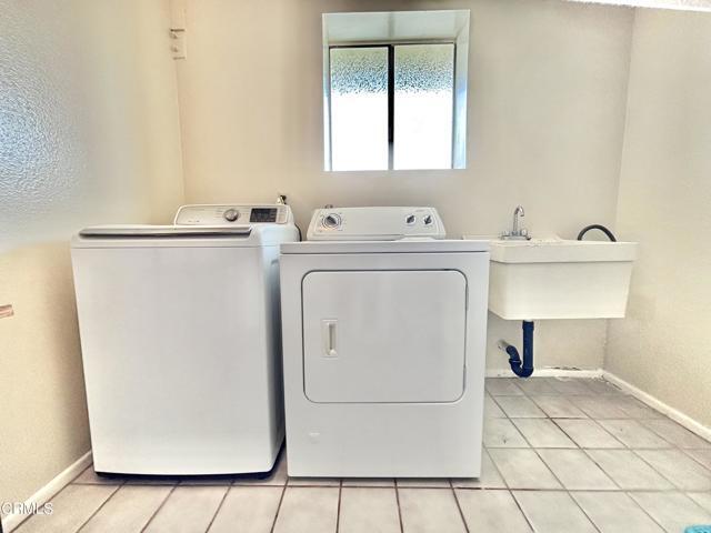 Building Photo - 113 Los Robles St