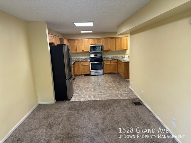 Building Photo - 1528 Grand Ave