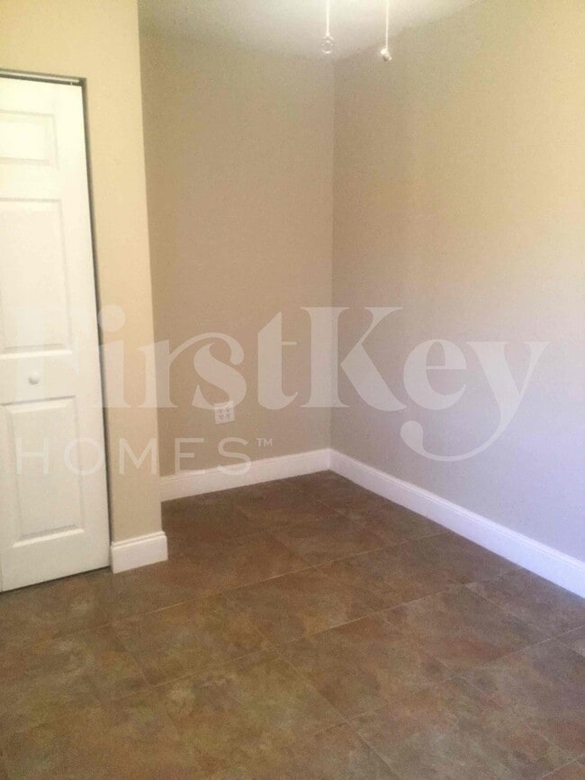 Building Photo - 19742 Carolina Cir