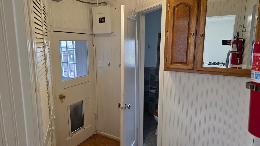 Building Photo - 547 E 100 N