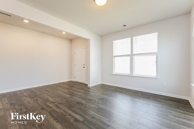 Building Photo - 608 Okame Ct