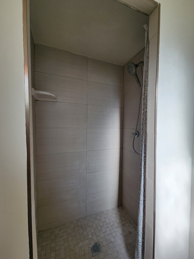 Building Photo - 3700 Vantage Ave