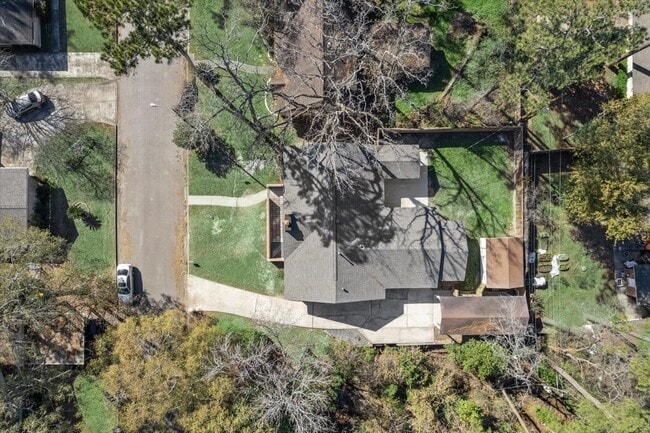 Building Photo - 20 Woody Creek Dr