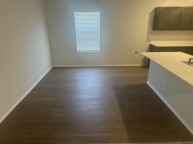 Building Photo - 1002 Ichabod Cir