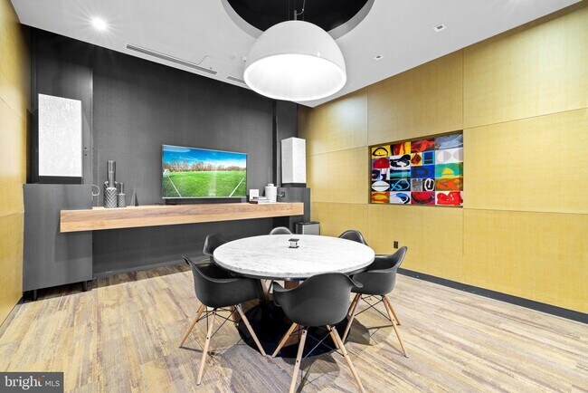 Building Photo - 1213 Walnut St