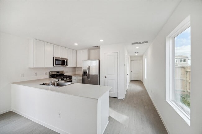 Building Photo - 18246 Via Aurelia Dr