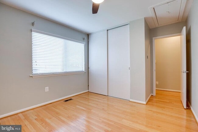 Building Photo - 10605 Summer Oak Ct