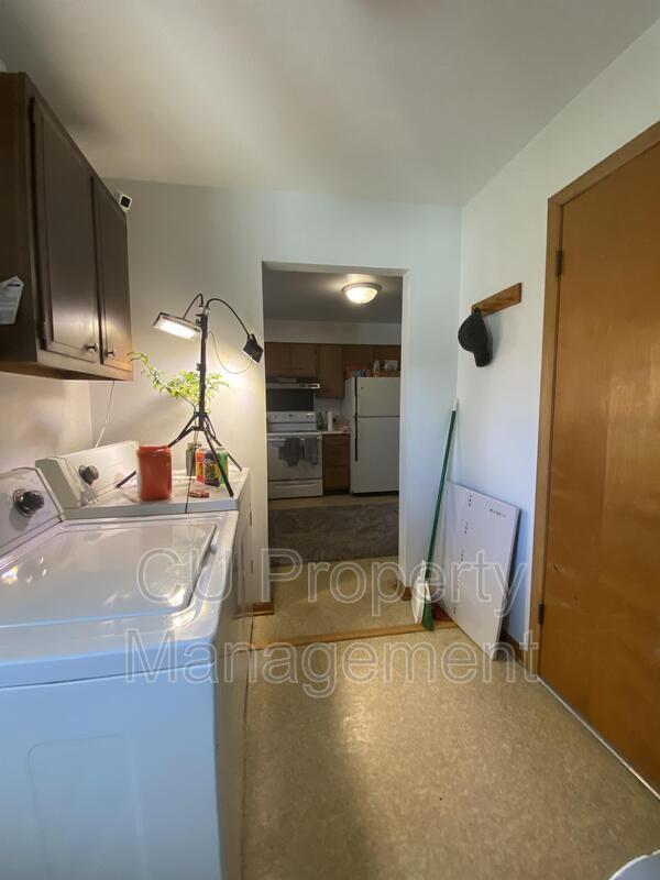Building Photo - 803 E Harding Dr