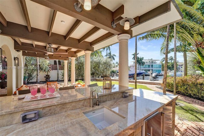 Building Photo - 2035 NE 31st Ave