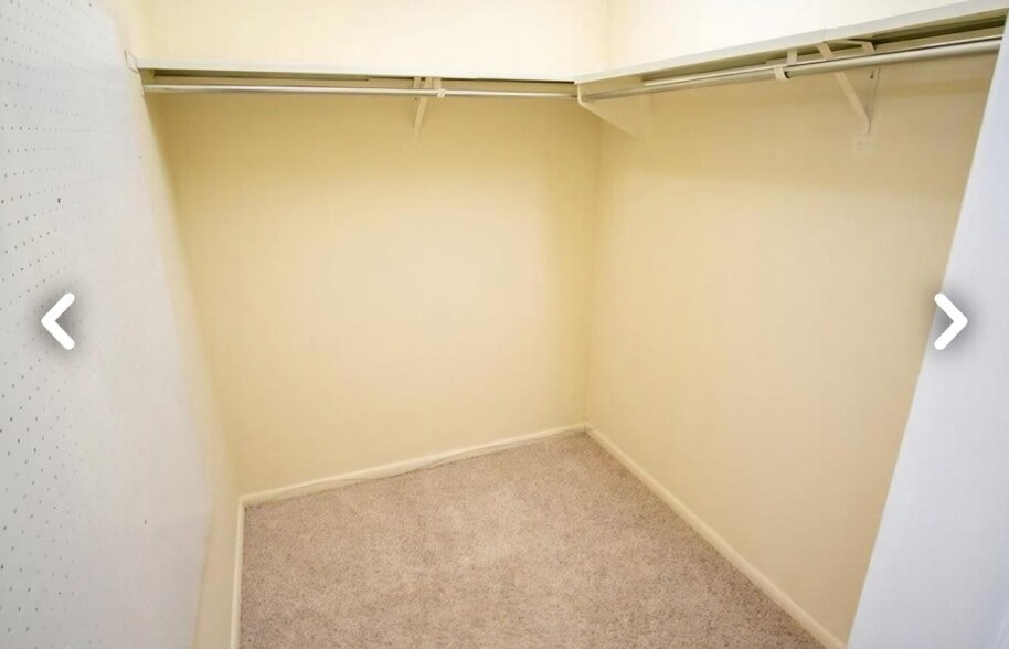 Building Photo - 20729 Valley Forge Cir