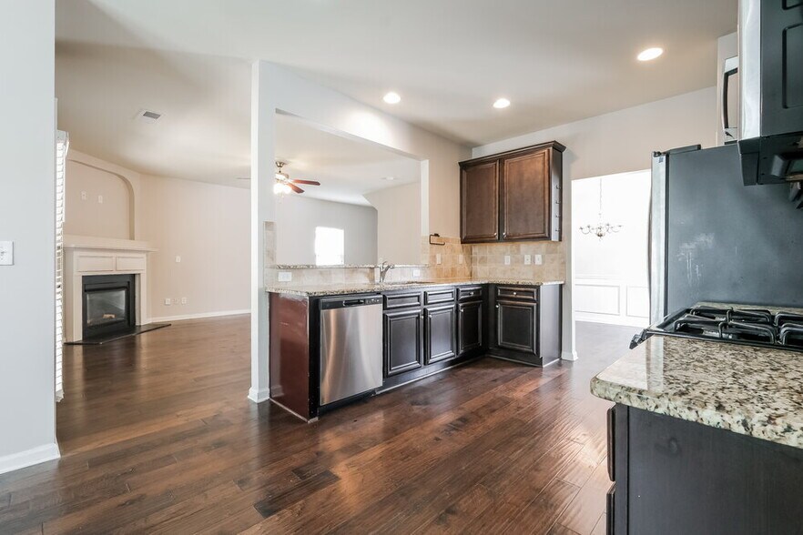 Building Photo - 4745 Carnegie Ct