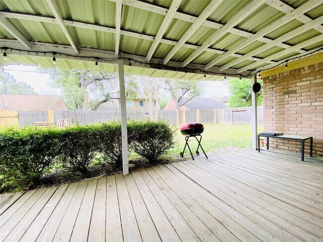 Building Photo - 21426 Park Bishop Dr