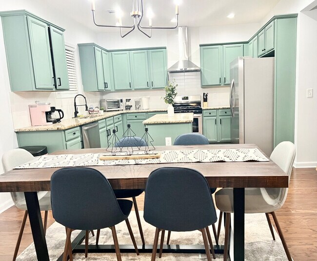 Building Photo - 6066 Barker Landing NE