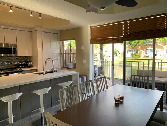 Building Photo - 4926 Leeward Ln