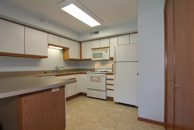 Building Photo - 2 Bedroom 1 Bath Condo in North Liberty!