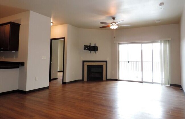 Building Photo - $1,635| 2 Bedroom, 2 Bathroom 1st Floor Condo | Pet Friendly* | Available for August 1st, 2026 Mo...