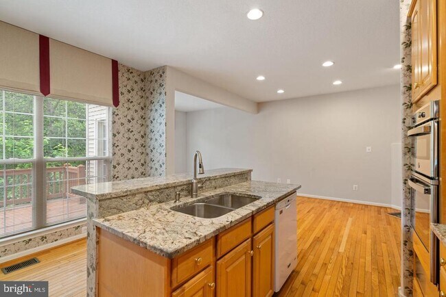 Building Photo - 13280 Maple Creek Ln