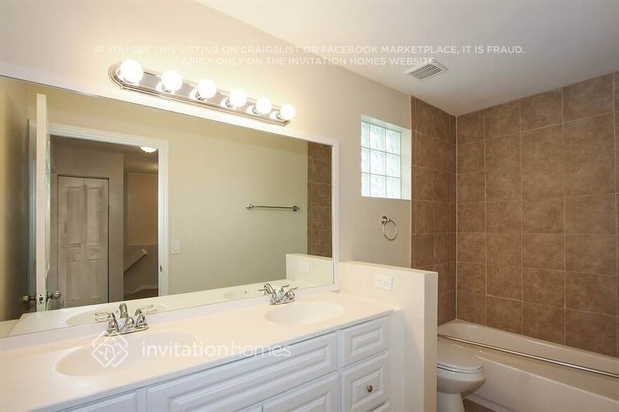 Building Photo - 3022 Sunset Ln