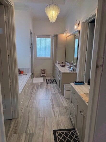 Building Photo - 11 Edge Hill Dr