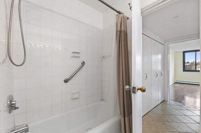 Building Photo - 25 Rockledge Ave