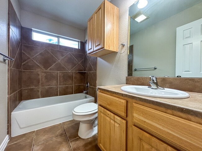 Building Photo - 3028 Douglas Fir Dr