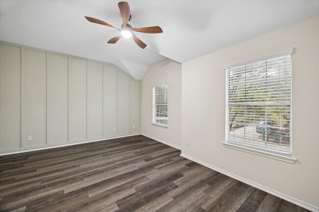 Building Photo - 7 Wineberry Pl