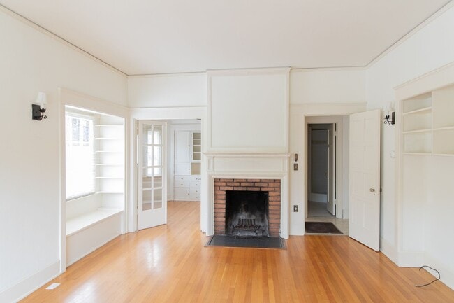 Building Photo - Classic Pacific Grove Duplex - Available D...