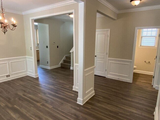 Building Photo - 2 story, 3 Bedroom Corner Lot Home in Corn...