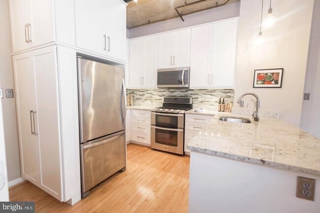 Building Photo - 1300 N Street NW Unit 403