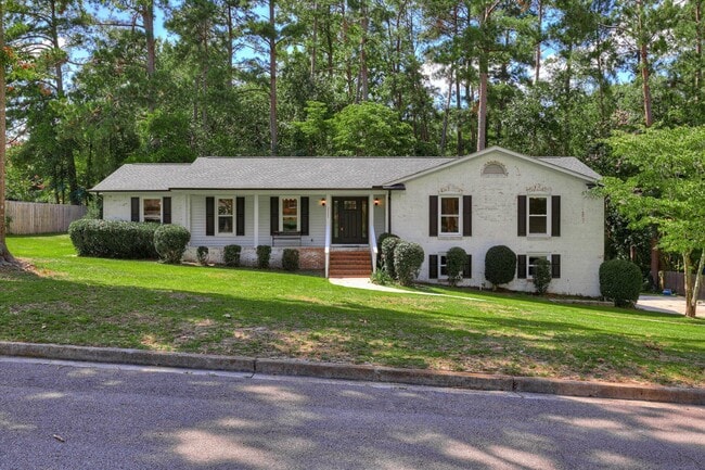Building Photo - 2111 Huron Dr