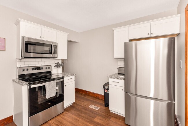 Building Photo - 2806 Union Dr NW