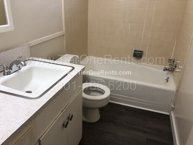 Building Photo - NO DEPOSIT option available for qualified ...