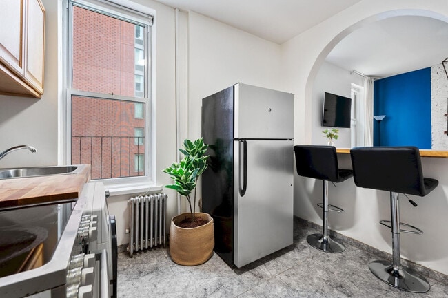 Building Photo - 7 E 91st St