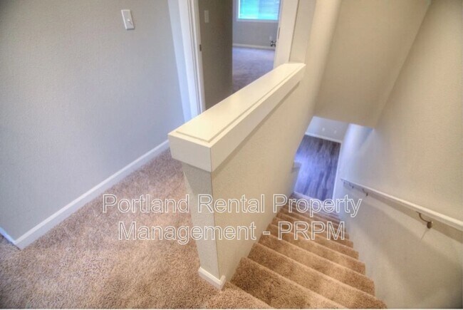 Building Photo - 607 NE 92nd Ave