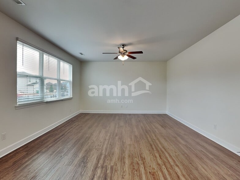 Building Photo - 5310 Lake Maxwell Dr