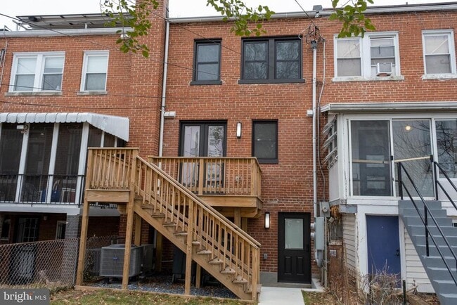 Building Photo - 216 Jefferson St NW